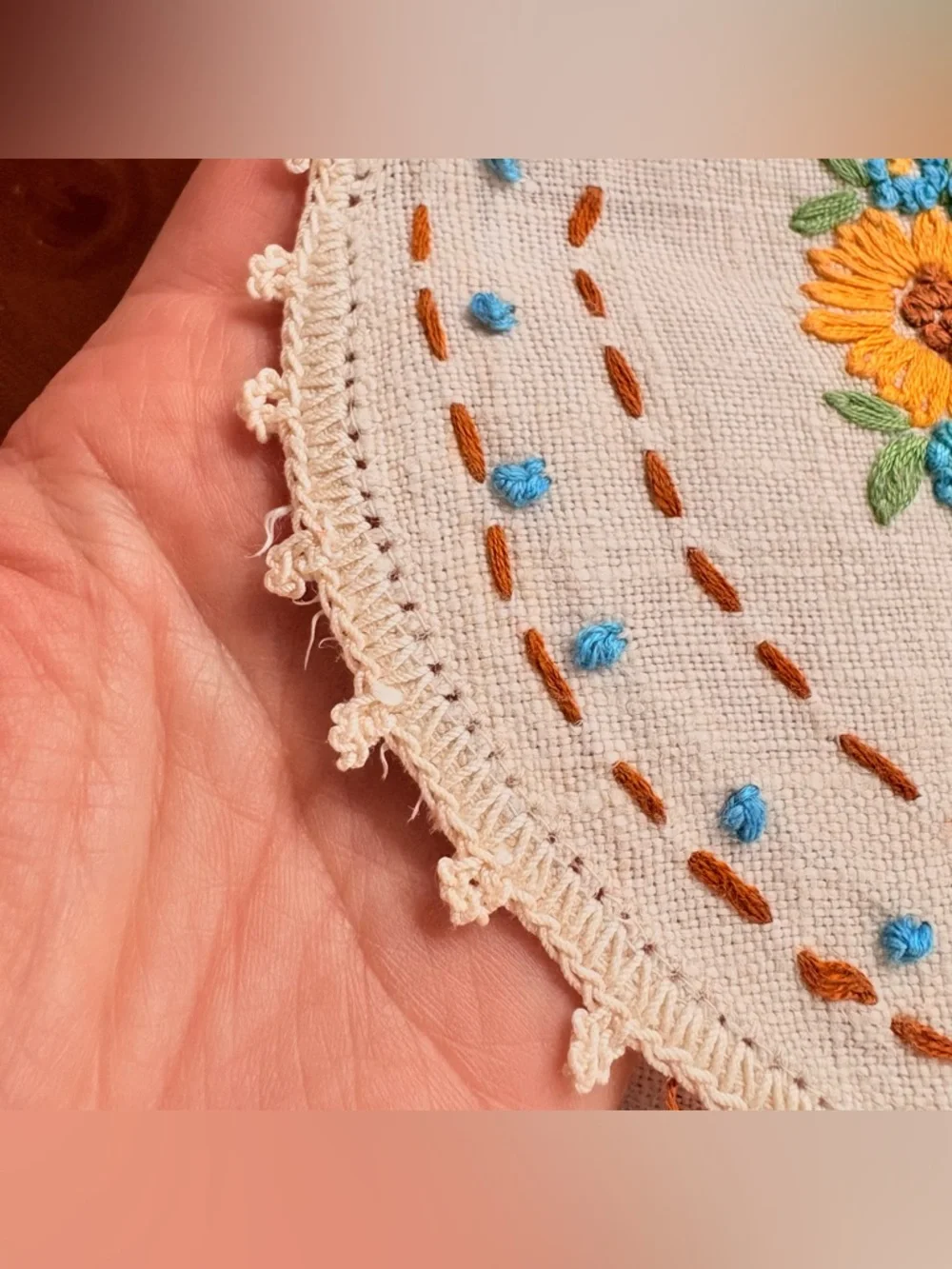 Vintage table runner hand embroidered crochet edge stunning floral cottage 46”